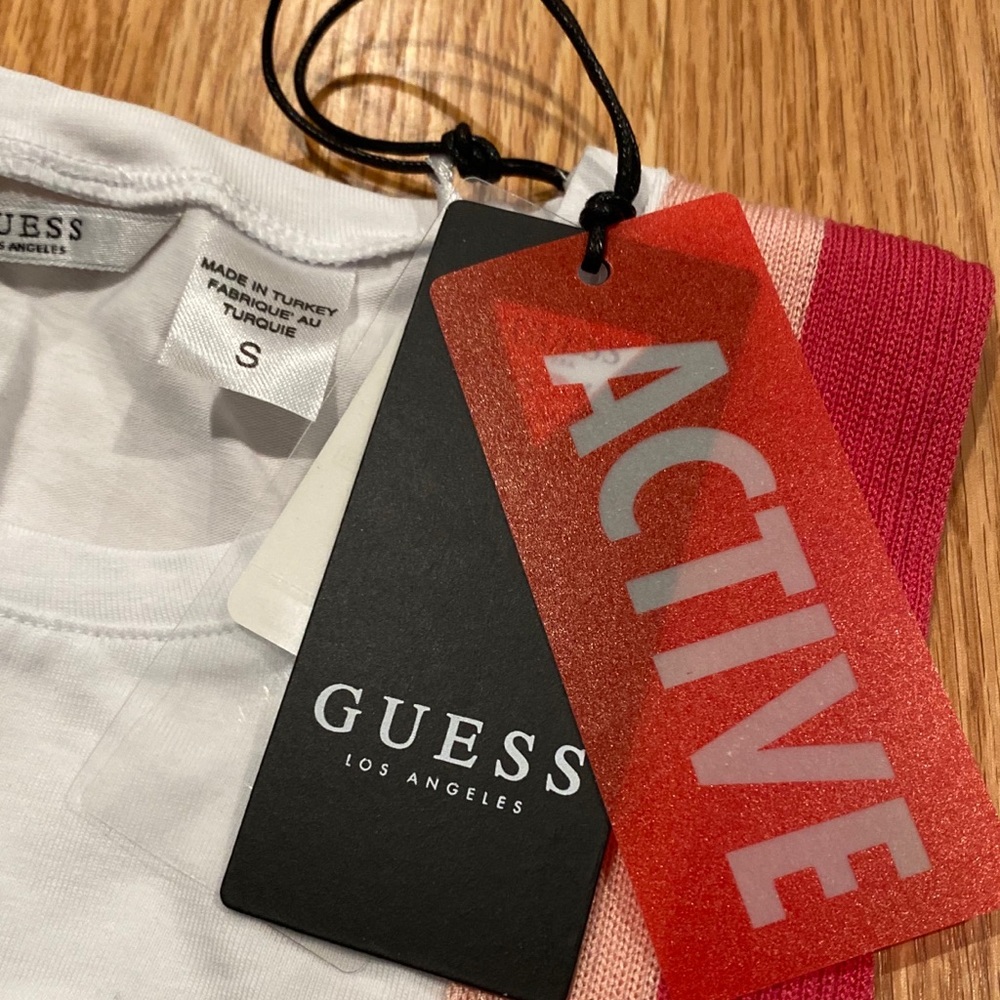 Guess Active Top - Picture 3 of 4